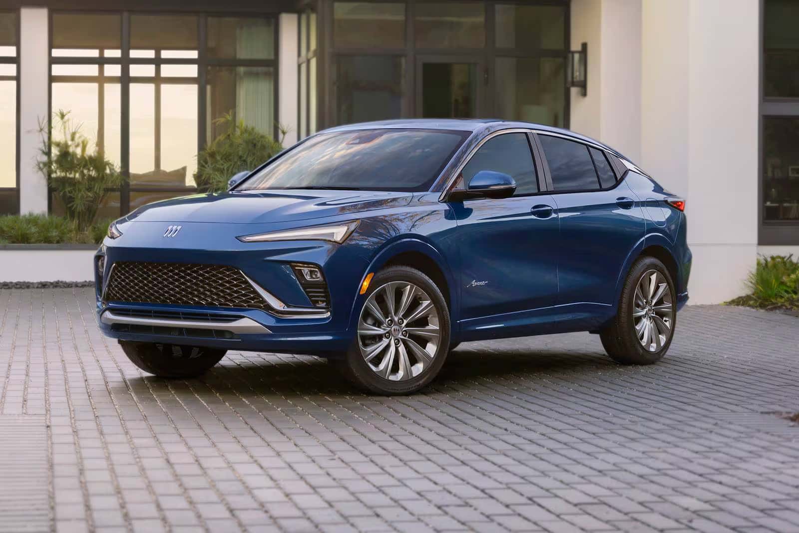 Buick Envista vs Encore GX: Which Compact Luxury SUV Should Kansas City Drivers Choose?